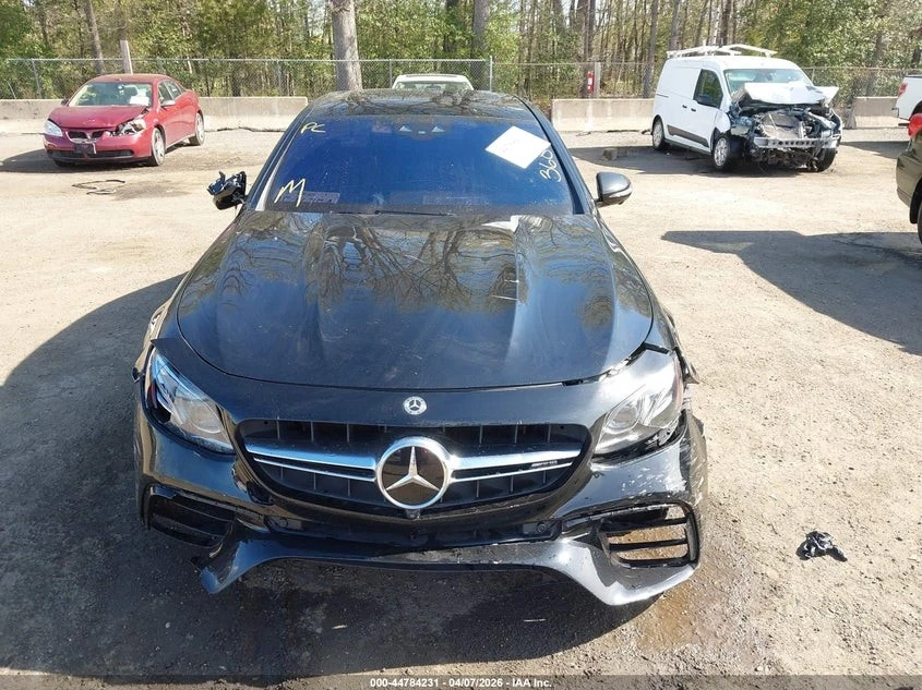Mercedes-Benz E 63 AMG S 4MATIC Автокредит Цена до България, снимка 2 - Автомобили и джипове - 55133662