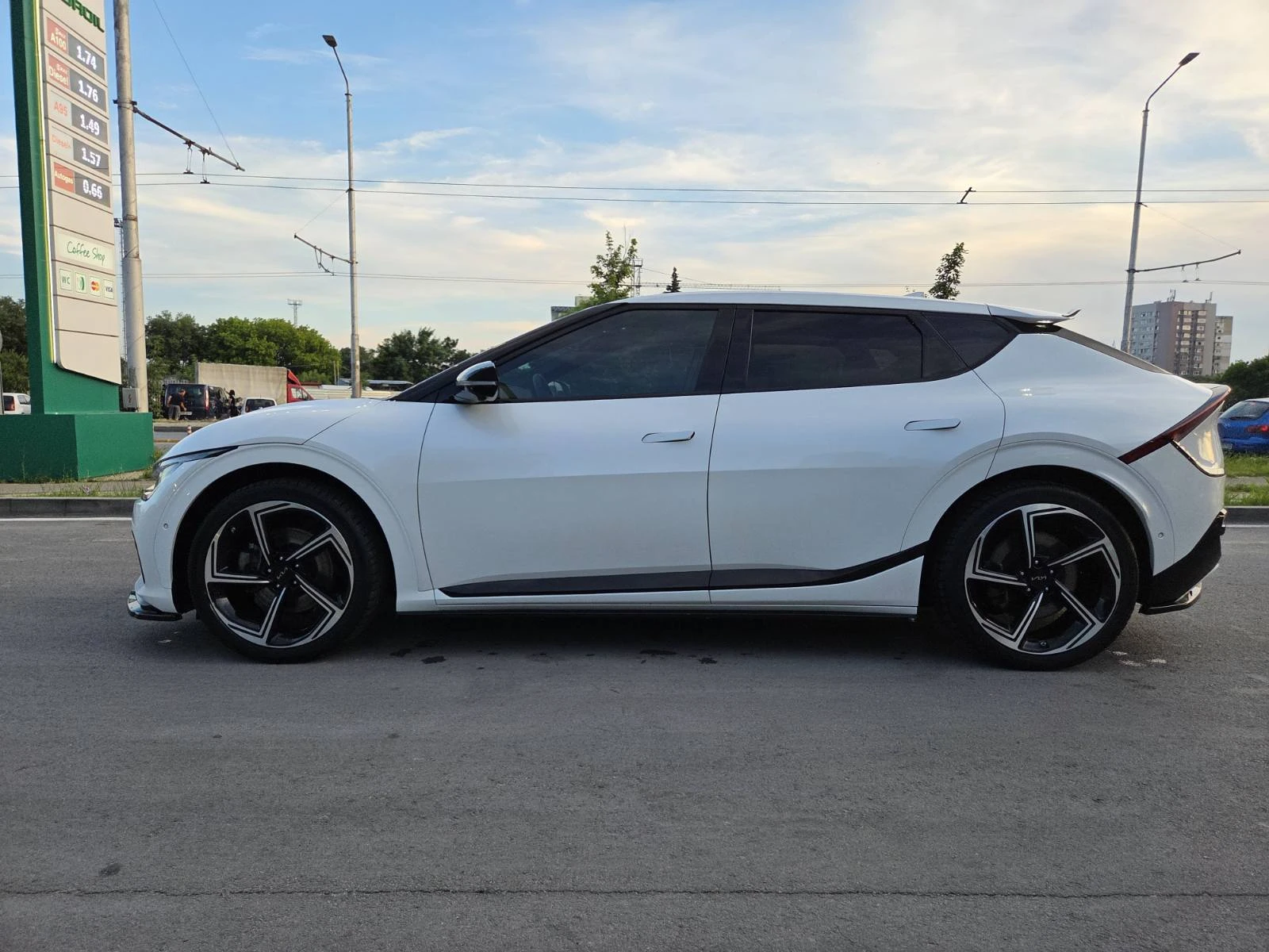 Kia EV6 GT-Line AWD  77.4 kWh Термопомпа , ГАРАНЦИЯ 2029, снимка 3 - Автомобили и джипове - 55267853