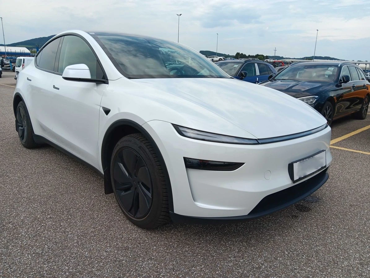 Tesla Y Juniper Premium Maximum Range AWD 