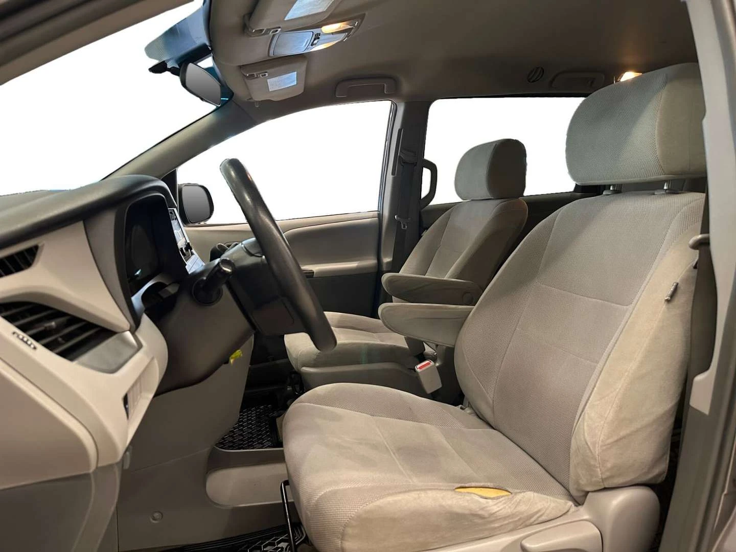 Toyota Sienna, снимка 10 - Автомобили и джипове - 56020428