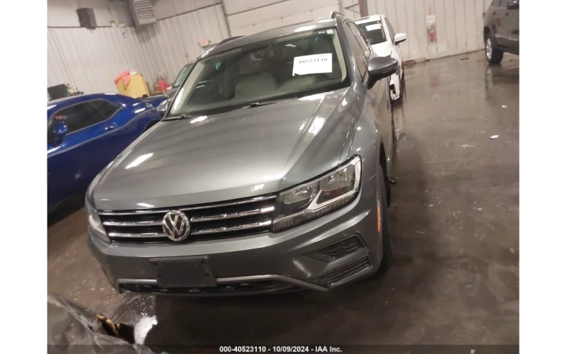 VW Tiguan 2.0T SE * 4X4 , снимка 2 - Автомобили и джипове - 47740693