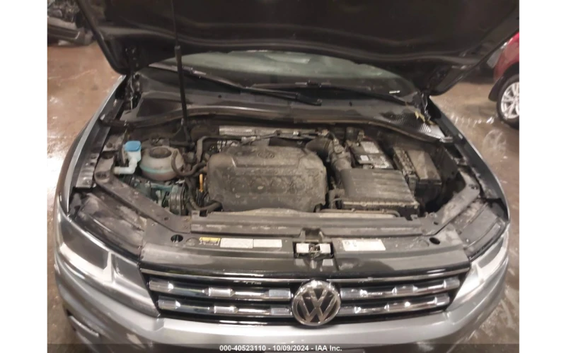 VW Tiguan 2.0T SE * 4X4 , снимка 13 - Автомобили и джипове - 47740693