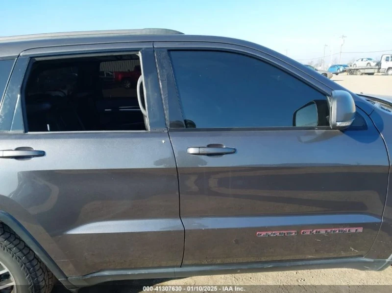 Jeep Grand cherokee, снимка 4 - Автомобили и джипове - 48813381