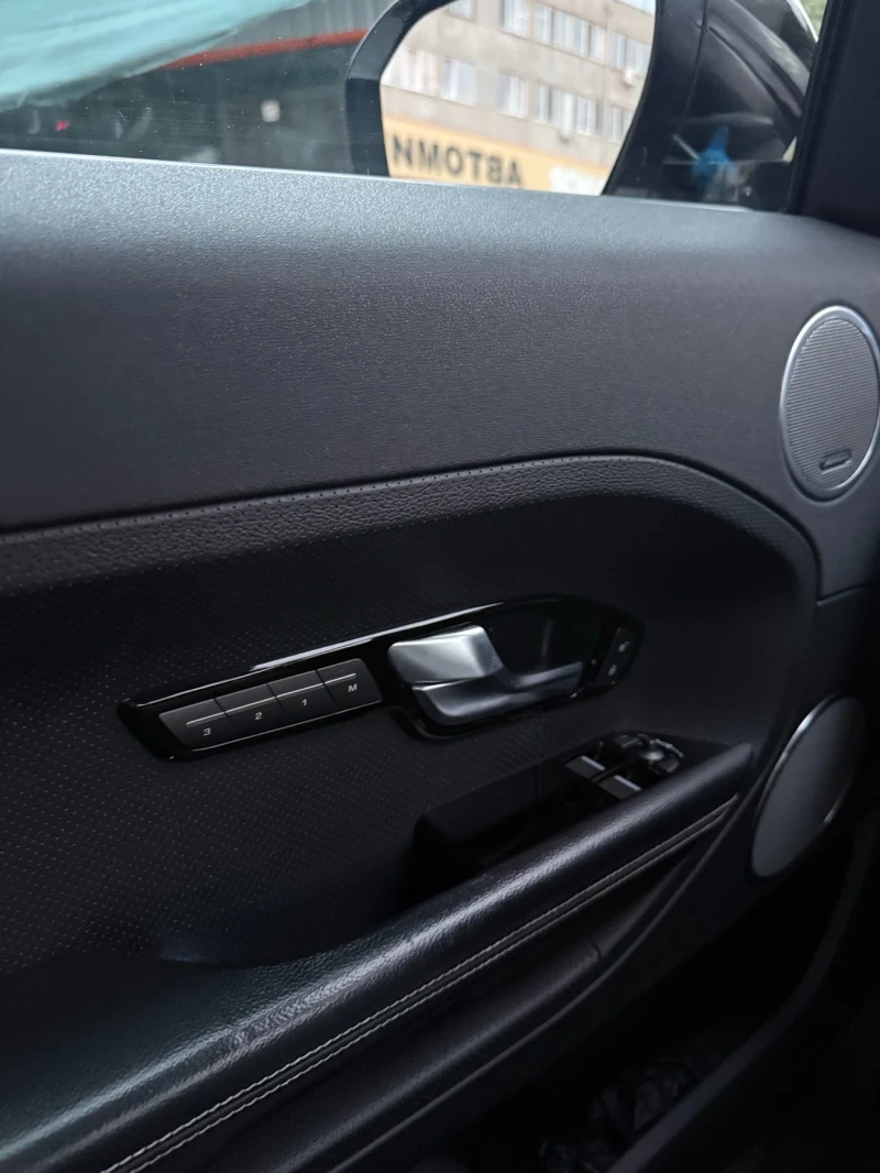 Land Rover Range Rover Evoque, снимка 12 - Автомобили и джипове - 52583762