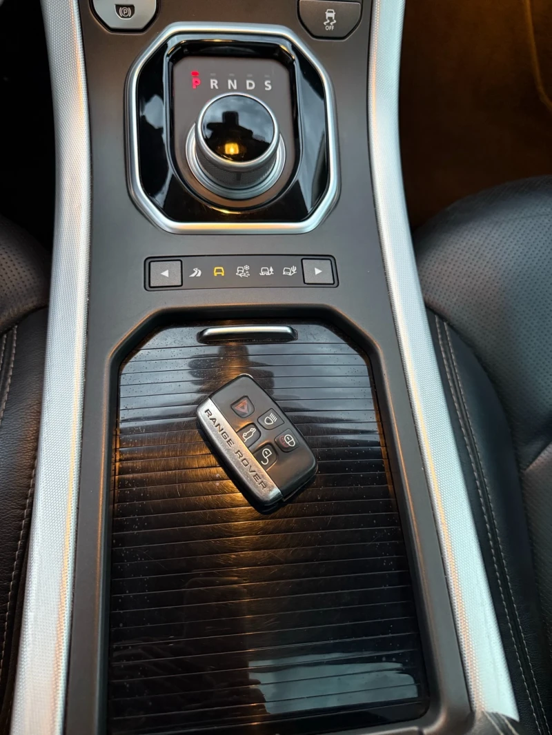 Land Rover Range Rover Evoque, снимка 15 - Автомобили и джипове - 52583762