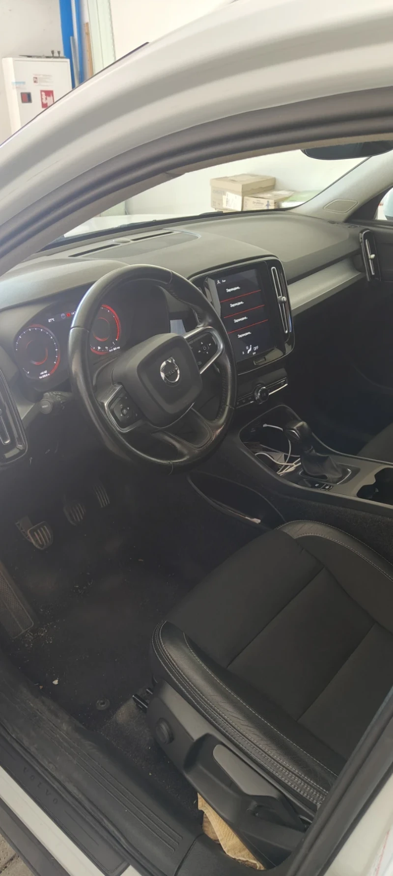 Volvo XC40, снимка 6 - Автомобили и джипове - 52248151