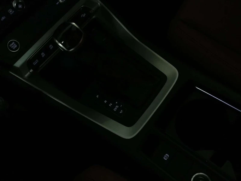 Audi Q3 * quattro Premium * CARFAX * ЦЕНА ДО БГ, снимка 15 - Автомобили и джипове - 53455441