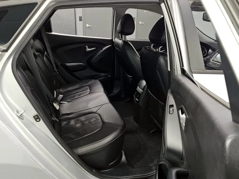 Hyundai Tucson 4Wd Smart, снимка 12 - Автомобили и джипове - 53560649