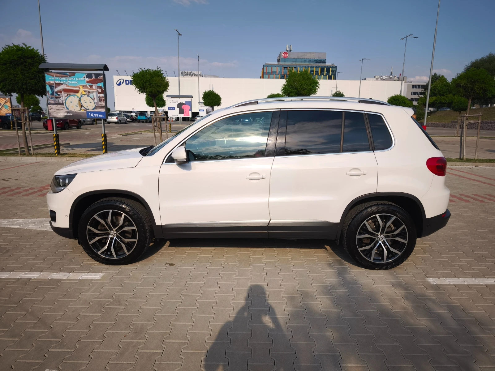 VW Tiguan 4MOTION DSG 7 скорости! 8 гуми с 8 джанти ! - изображение 4