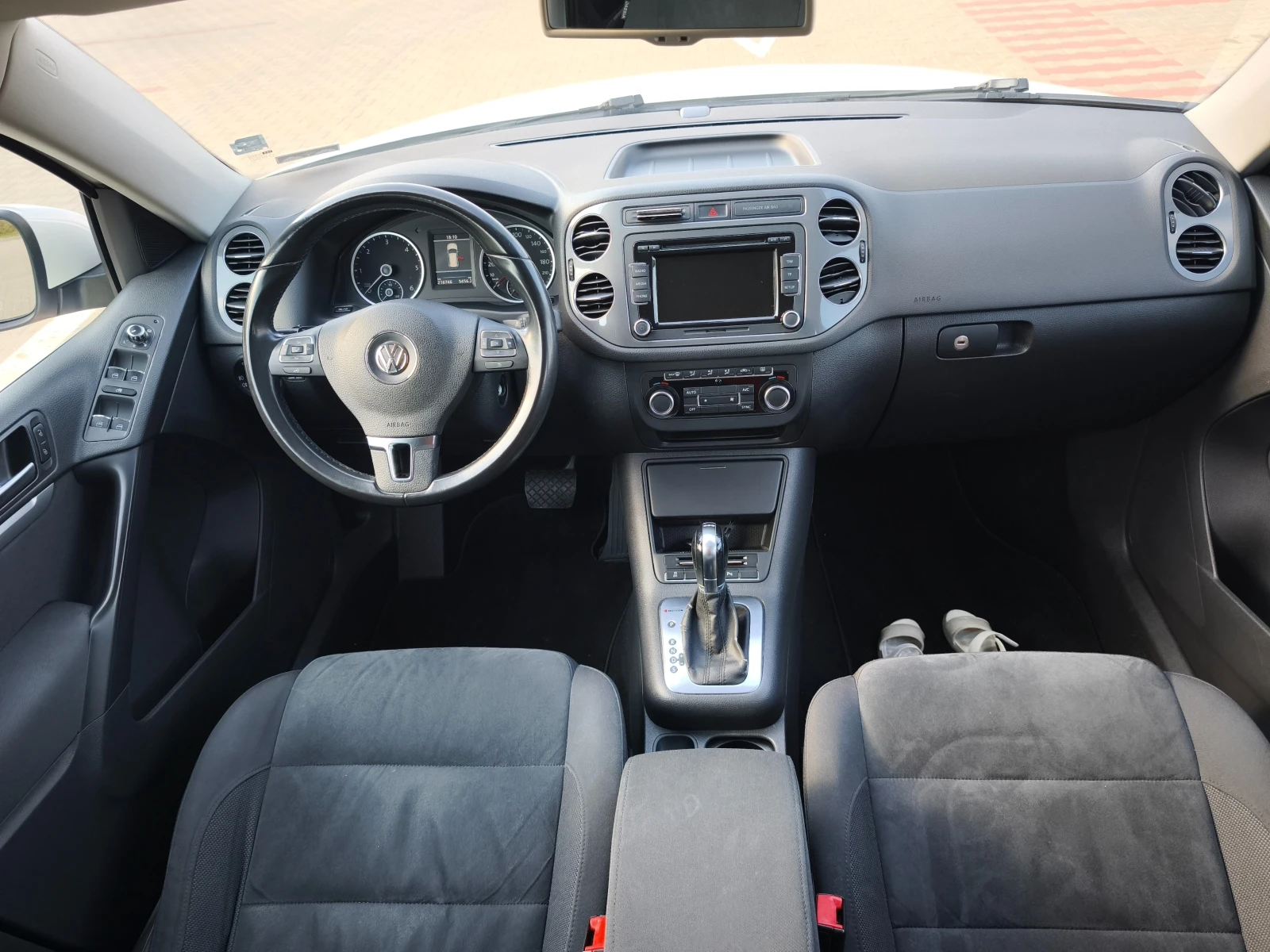 VW Tiguan 4MOTION DSG 7 скорости! 8 гуми с 8 джанти ! - изображение 9