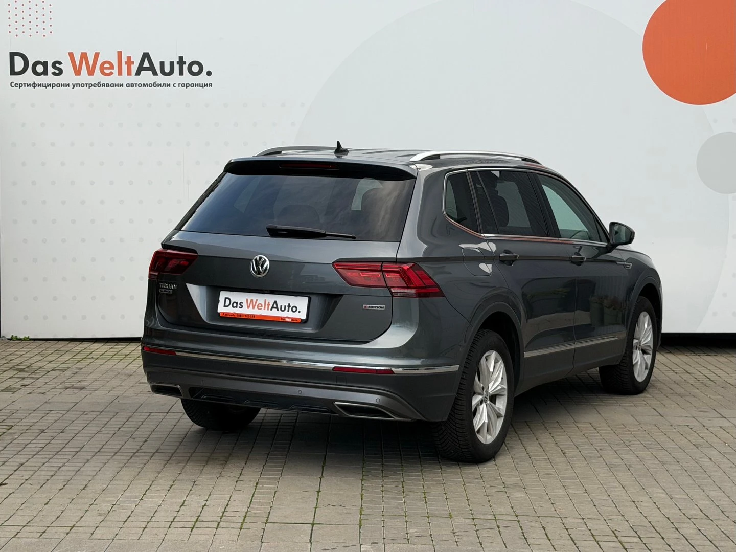 VW Tiguan LWB Highline 2.0TDI 4MOTION BMT, снимка 4 - Автомобили и джипове - 53322449