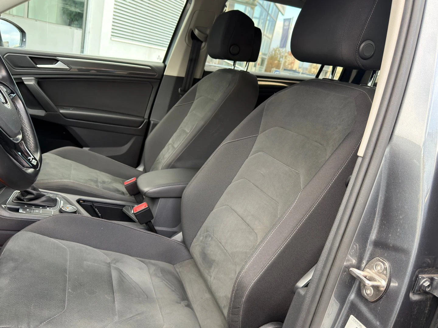 VW Tiguan LWB Highline 2.0TDI 4MOTION BMT - изображение 6