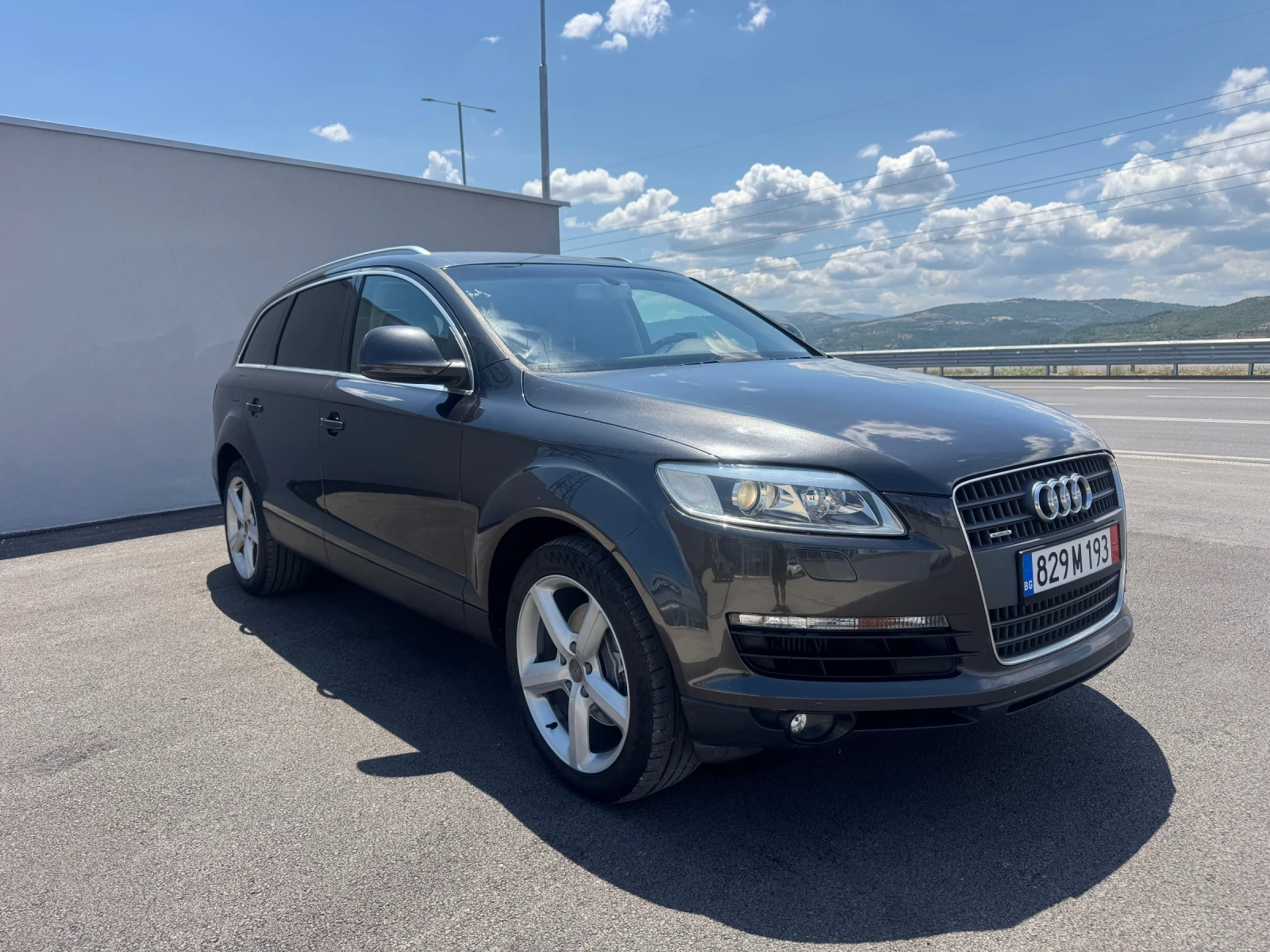 Audi Q7 3.0TDI 7 местен , снимка 3 - Автомобили и джипове - 55173478