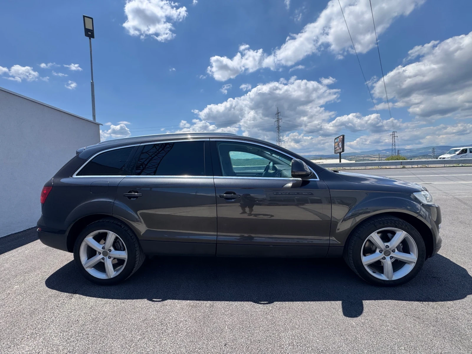 Audi Q7 3.0TDI 7 местен , снимка 4 - Автомобили и джипове - 55173478