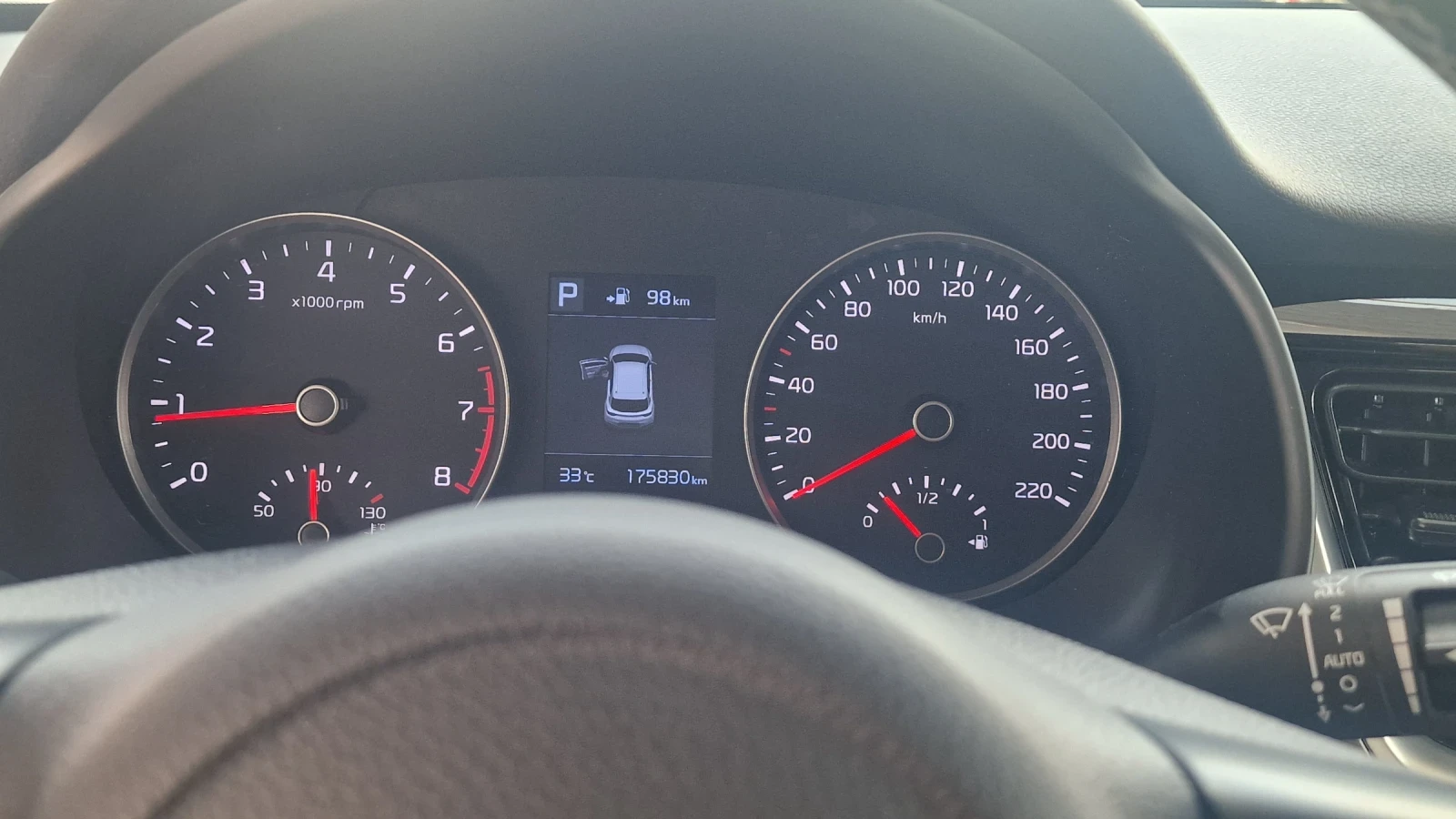 Kia Stonic, снимка 14 - Автомобили и джипове - 55670298