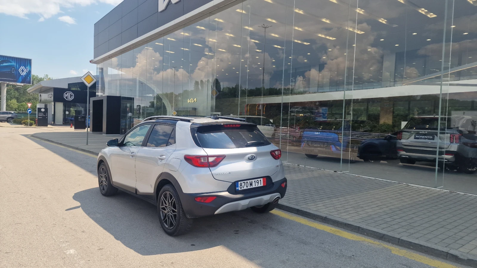 Kia Stonic, снимка 10 - Автомобили и джипове - 55670298