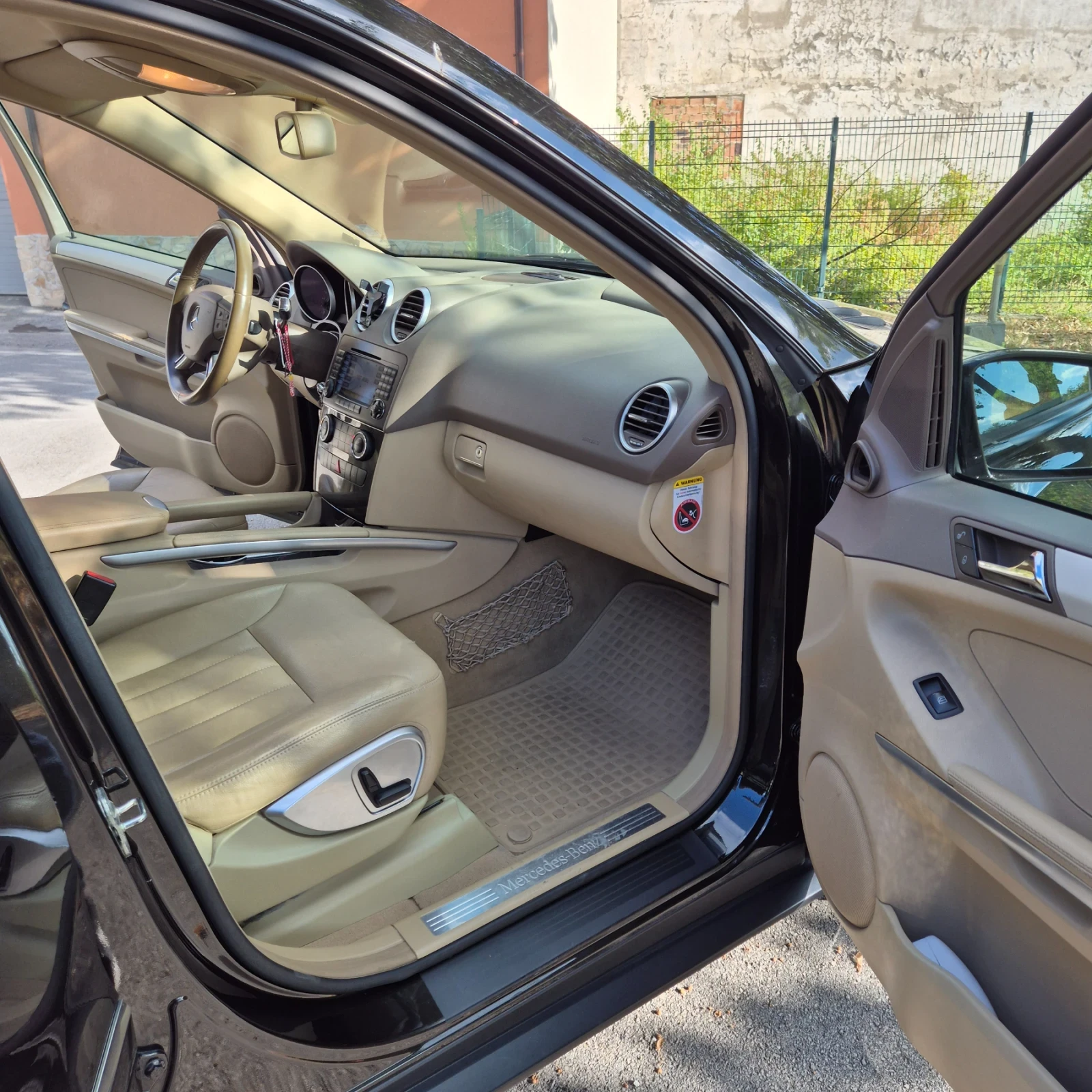 Mercedes-Benz ML 320 Първи собственик !!!, снимка 12 - Автомобили и джипове - 56404607