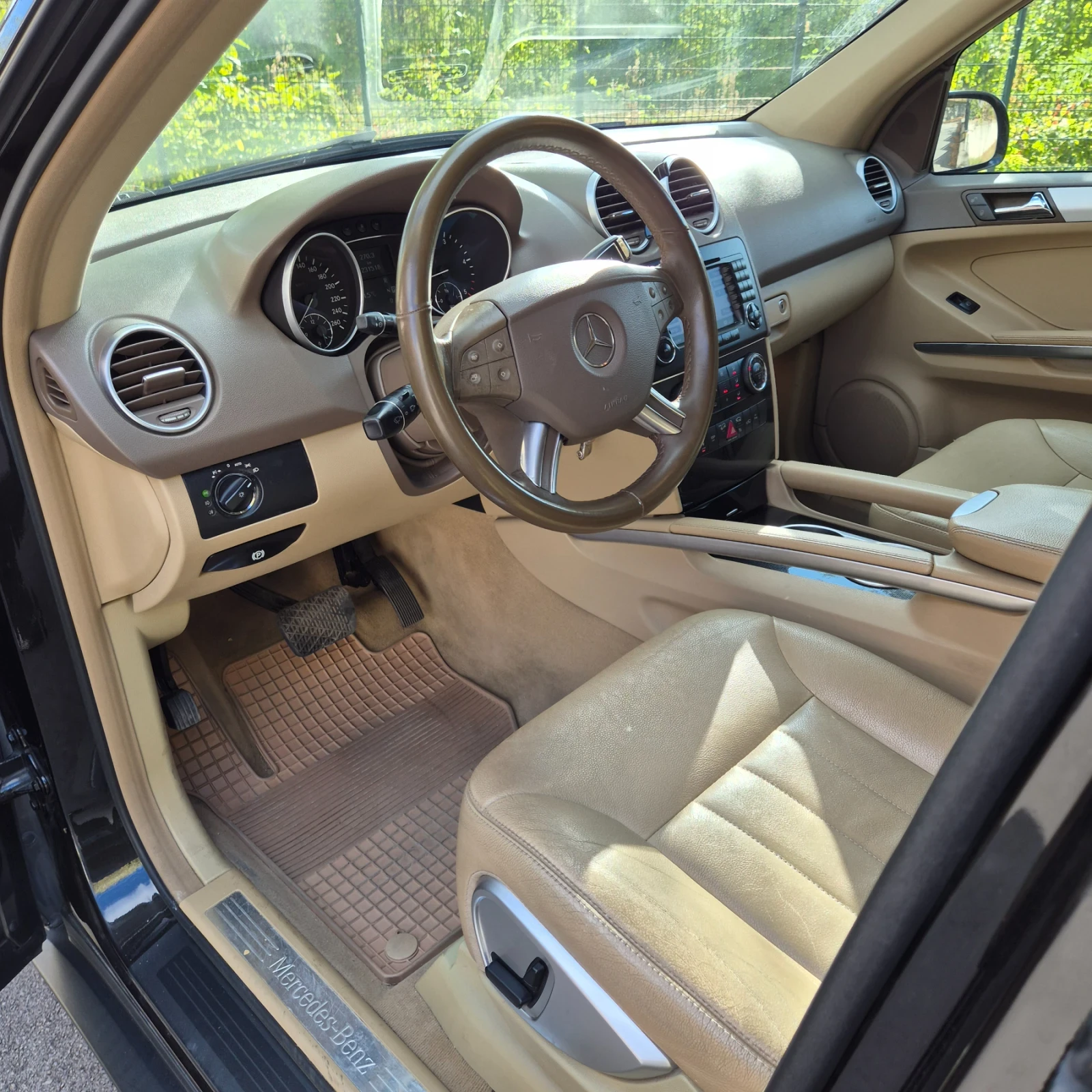 Mercedes-Benz ML 320 Първи собственик !!!, снимка 7 - Автомобили и джипове - 56404607