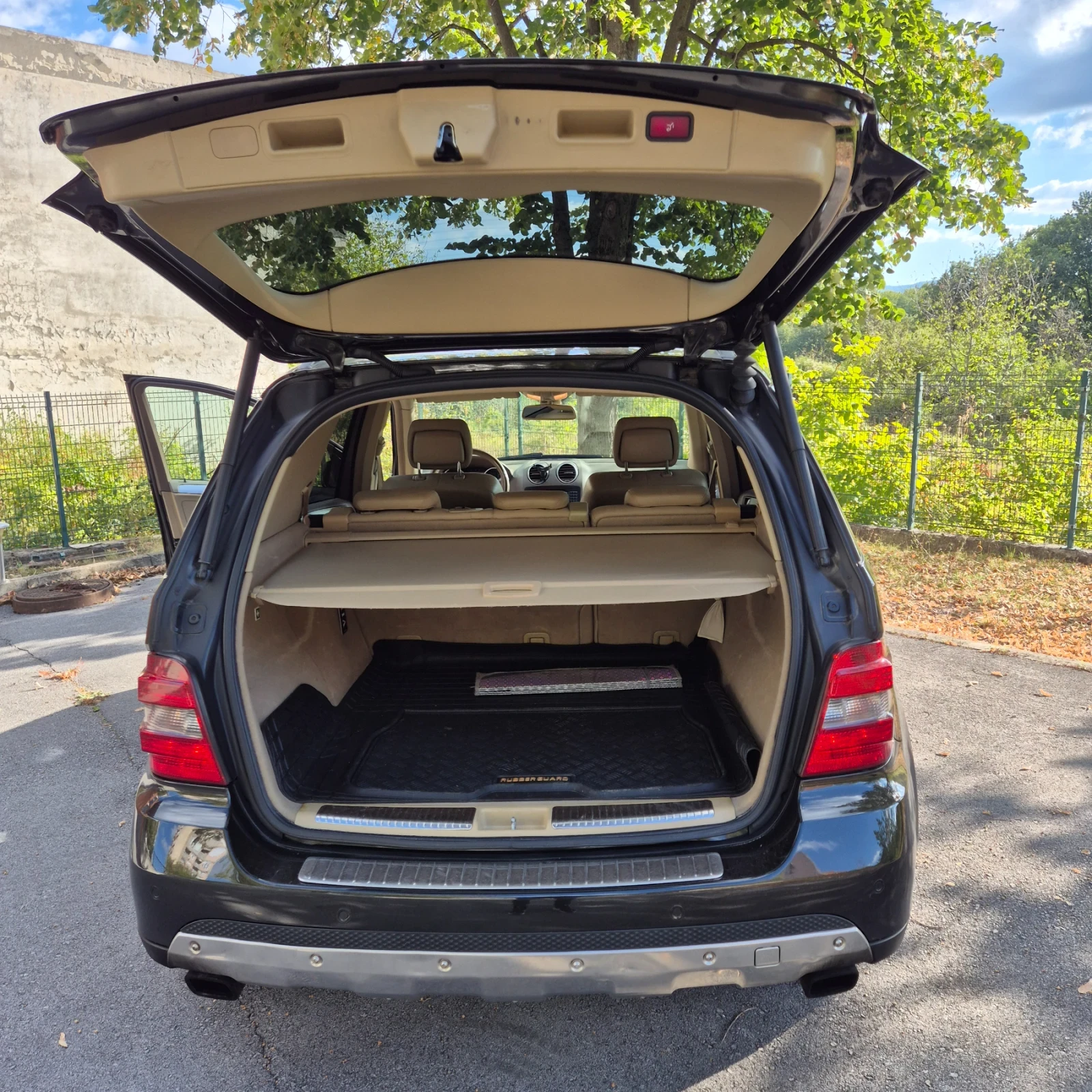 Mercedes-Benz ML 320 Първи собственик !!!, снимка 13 - Автомобили и джипове - 56404607