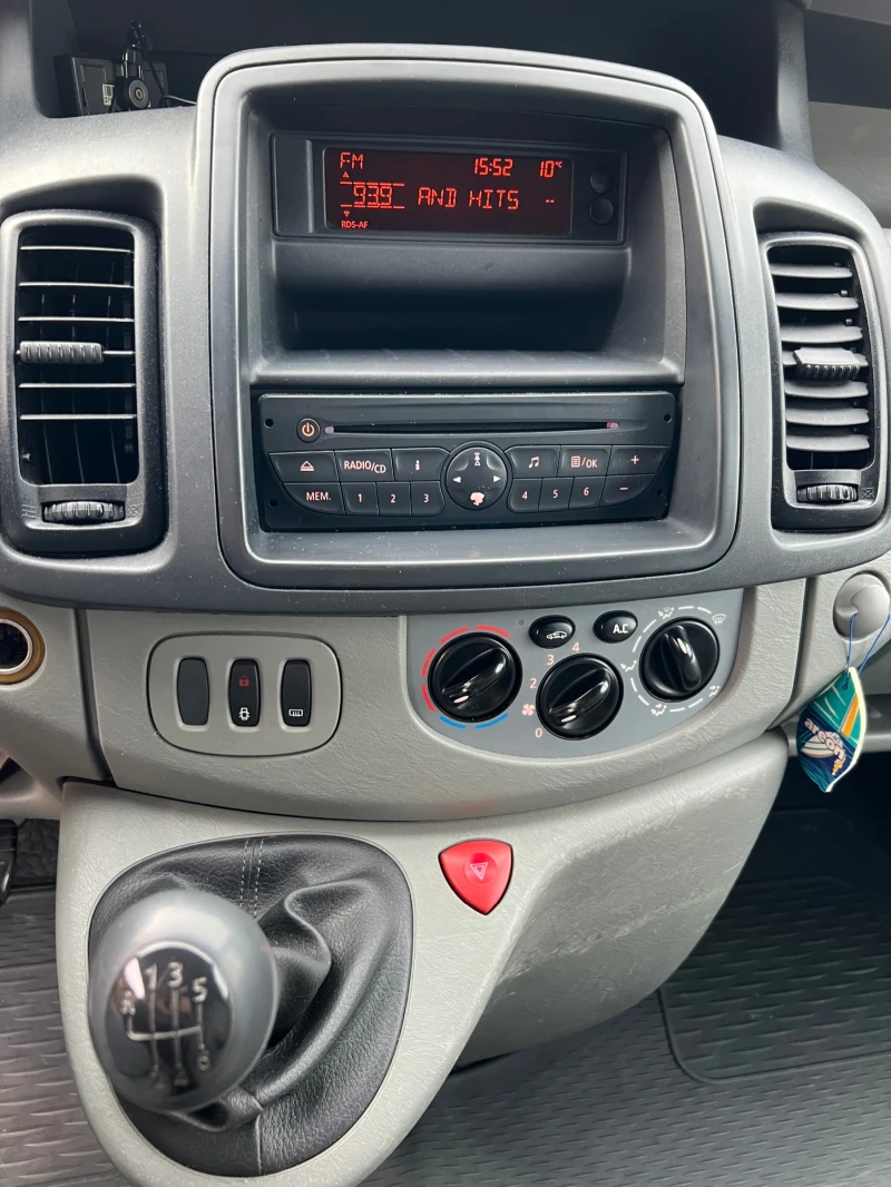 Renault Trafic, снимка 14 - Бусове и автобуси - 48132730