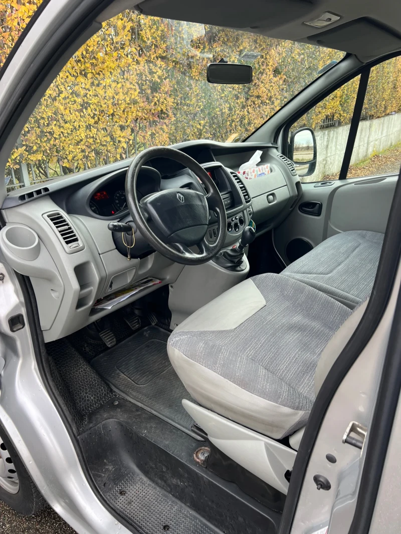 Renault Trafic, снимка 10 - Бусове и автобуси - 48132730