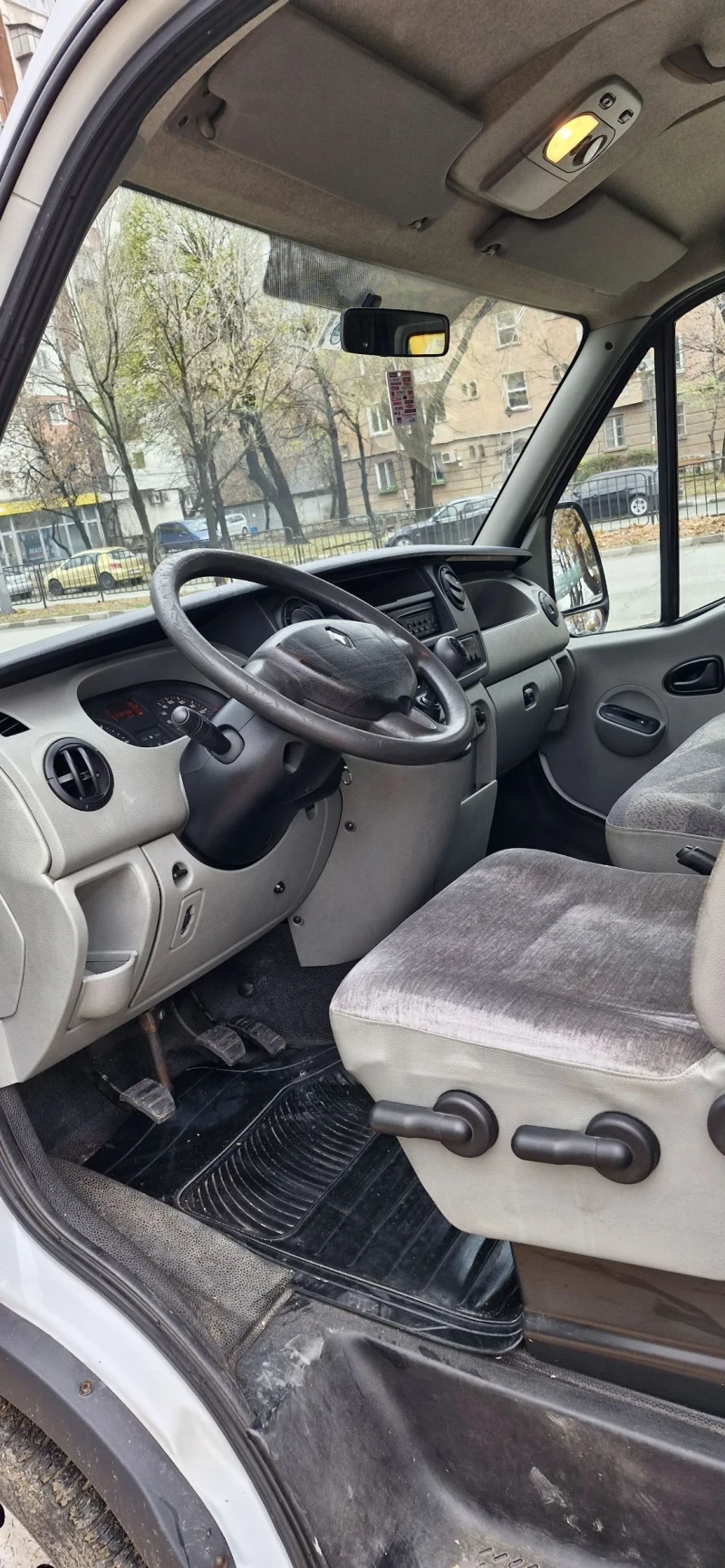 Renault Master 2.5 DCi 114 к.с. климатик, Товаропътнически, 7 мес, снимка 15 - Бусове и автобуси - 48280700