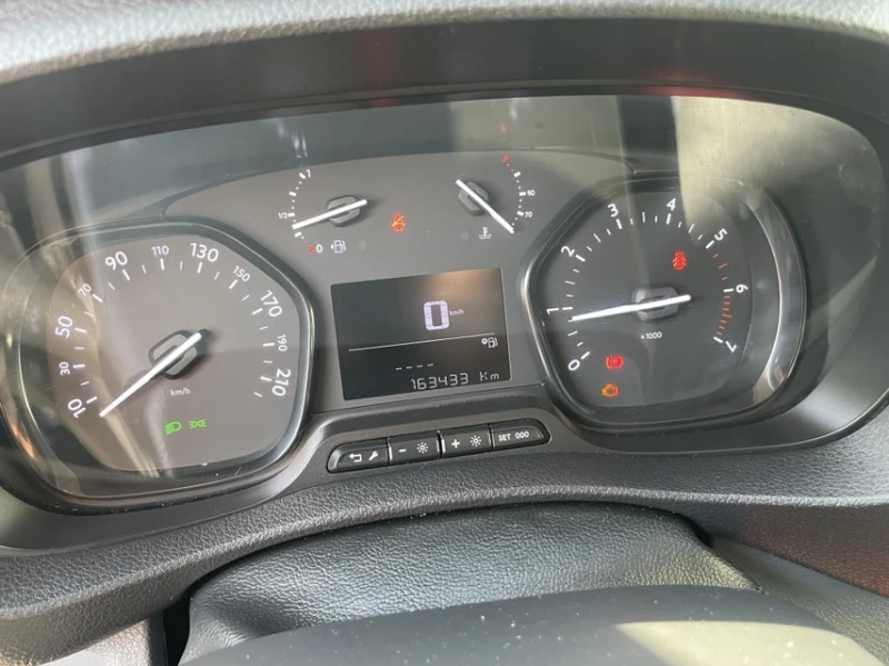 Opel Vivaro 8+ 1, снимка 4 - Бусове и автобуси - 52523601