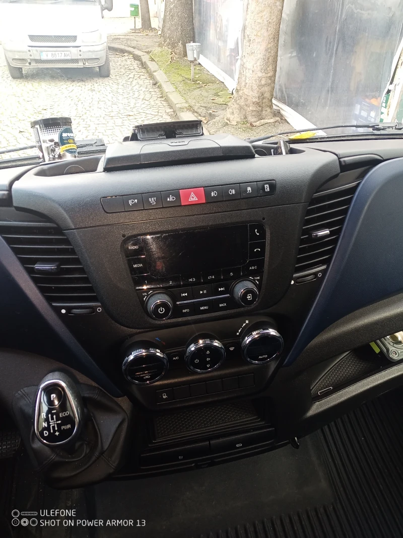 Iveco Daily 35-210 , 3.00кубика , 210 коня , категория Б, снимка 9 - Бусове и автобуси - 52649122