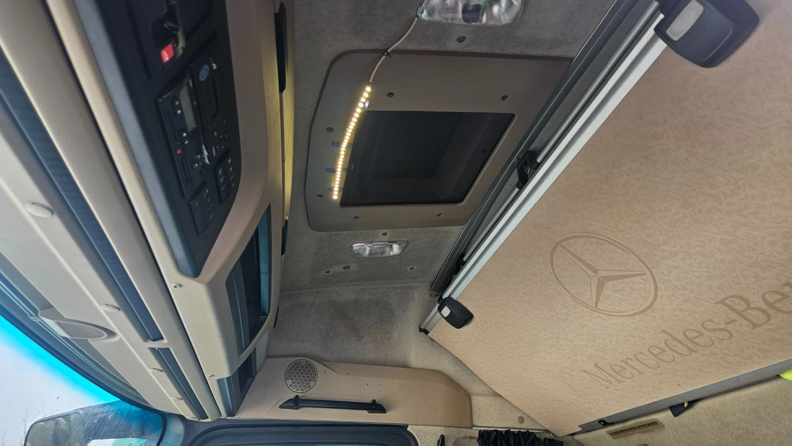 Mercedes-Benz Actros  - изображение 8