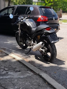 ����� �� �������� �� Ducati Monster