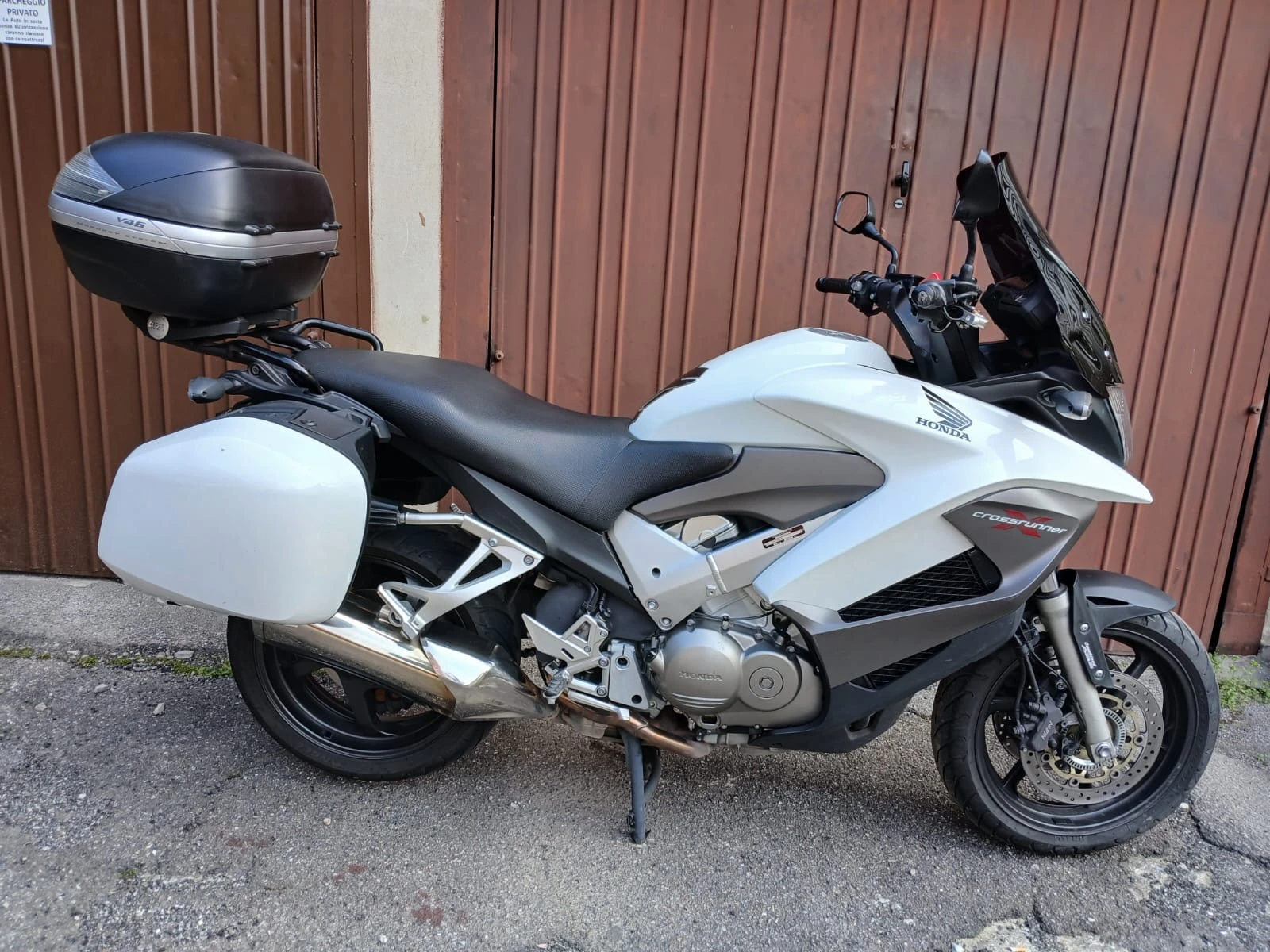 Honda Crossrunner VFR 800X ABS - 3 куфара, снимка 2 - Мотоциклети и мототехника - 53926182