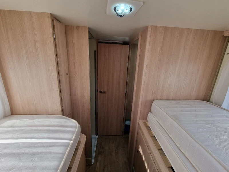 Кемпер Giottiline Siena 395!!! С отстъпка 5000EUR!!!, снимка 12 - Каравани и кемпери - 47218909