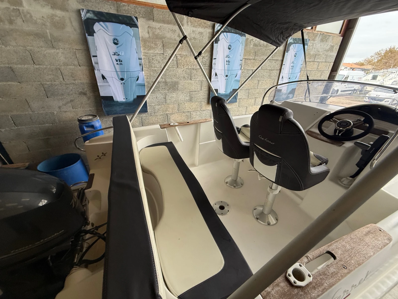 Моторна яхта Jeanneau Cap Ferret 522 Sundeck, снимка 4 - Воден транспорт - 53788167