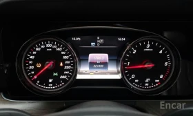 Mercedes-Benz E 220 E-Class E220d 4MATIC Exclusive, снимка 13