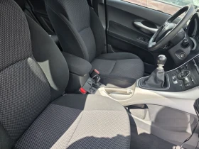 Toyota Auris 1.6 I FACELIFT/ цвят графит с климатроник, снимка 13