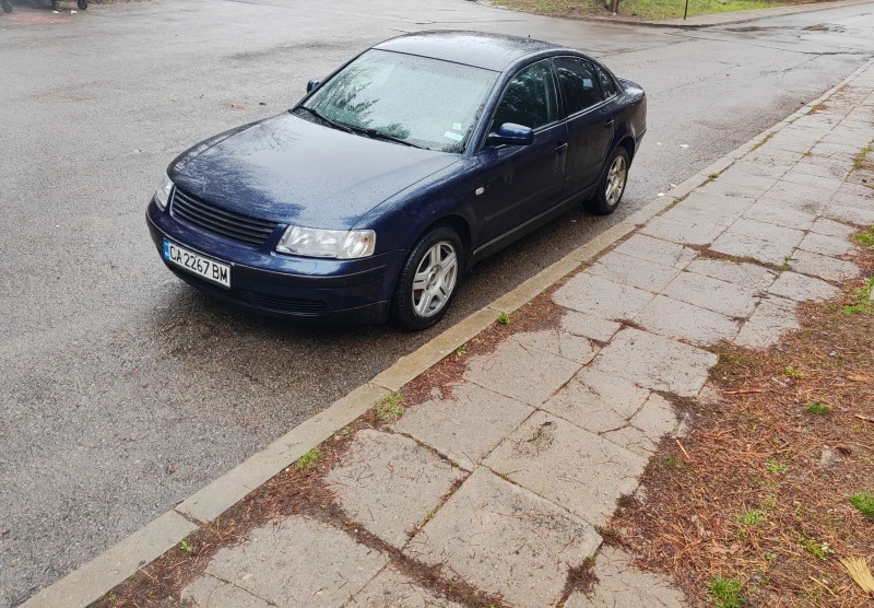 VW Passat, снимка 5 - Автомобили и джипове - 47400948