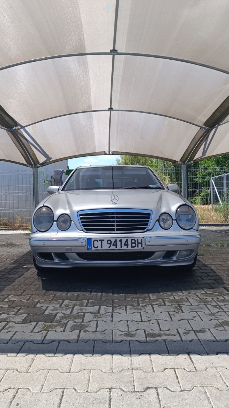 Mercedes-Benz E 320, снимка 16 - Автомобили и джипове - 46243561