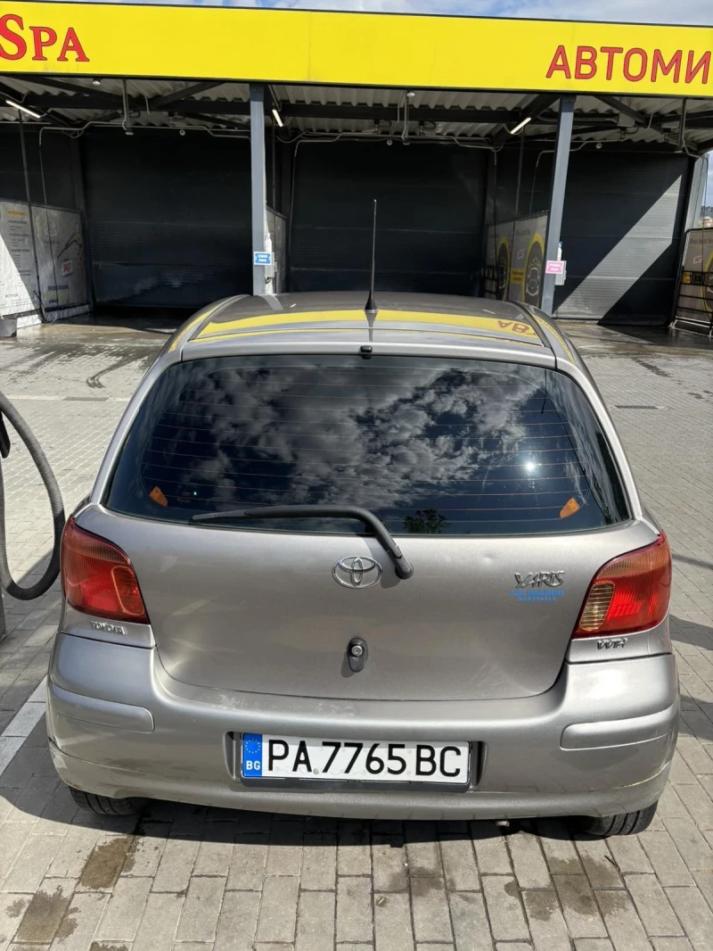 Toyota Yaris 1.0 VVT-i, снимка 5 - Автомобили и джипове - 47482620