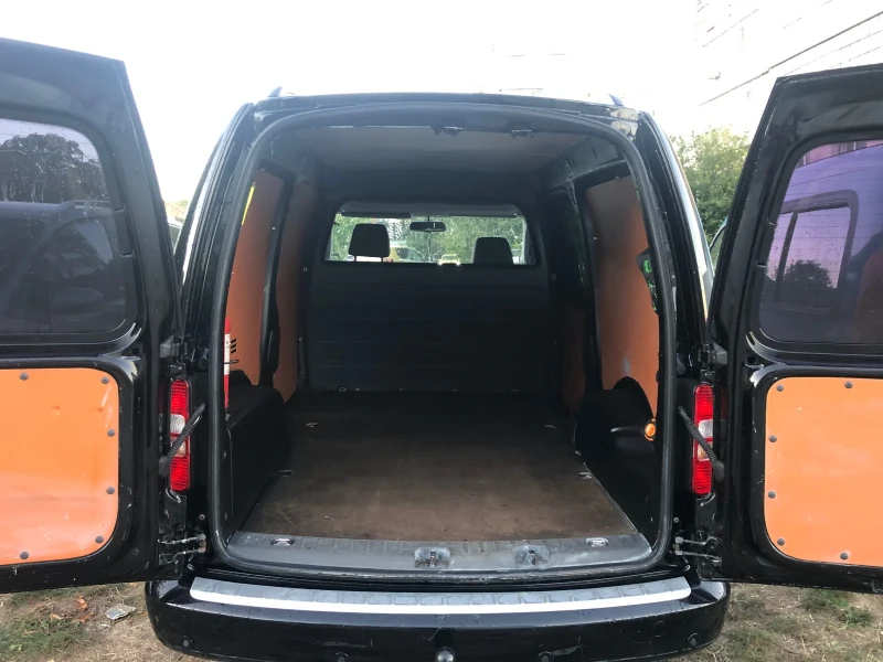 VW Caddy 1.6 DSG, снимка 9 - Автомобили и джипове - 52150863