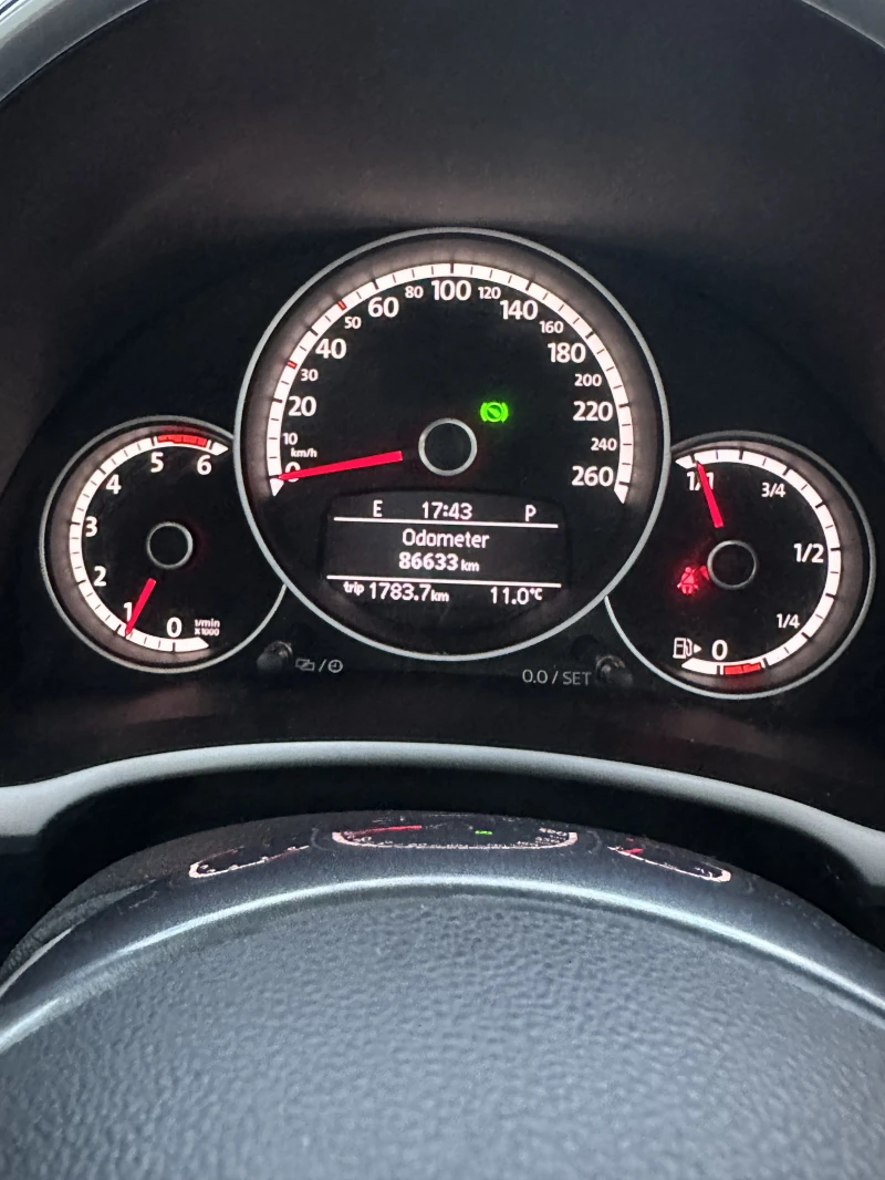 VW New beetle 1.6 Cup Edition, снимка 2 - Автомобили и джипове - 52479511