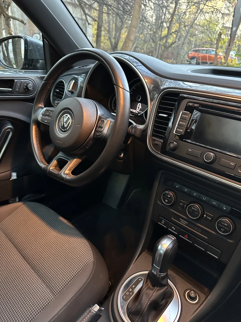 VW New beetle 1.6 Cup Edition, снимка 11 - Автомобили и джипове - 52479511
