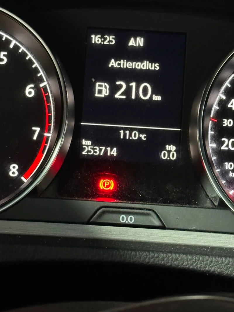 VW Golf, снимка 10 - Автомобили и джипове - 52632273