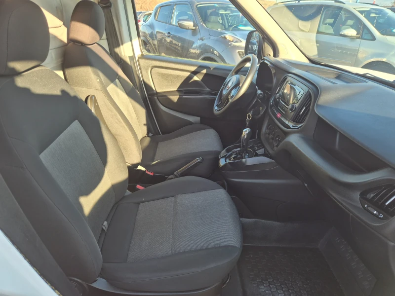 Fiat Doblo 1.6 m-jet avtomat, снимка 9 - Автомобили и джипове - 52810158