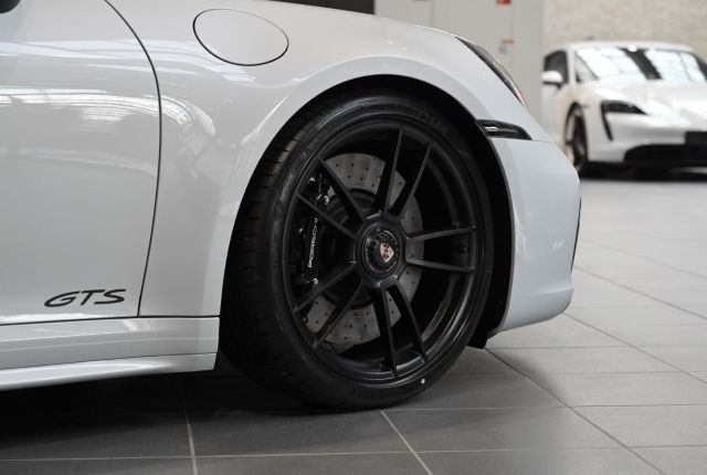 Porsche 911 Carrera GTS = Carbon= Гаранция, снимка 6 - Автомобили и джипове - 46007844