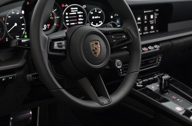 Porsche 911 Carrera GTS = Carbon= Гаранция, снимка 12 - Автомобили и джипове - 46007844