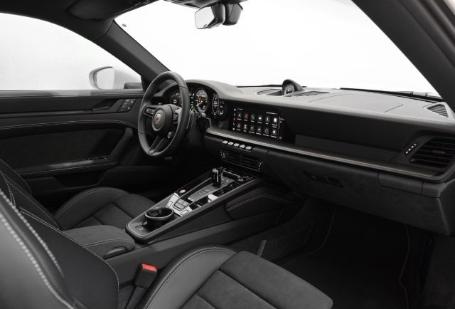 Porsche 911 Carrera GTS = Carbon= Гаранция, снимка 14 - Автомобили и джипове - 46007844