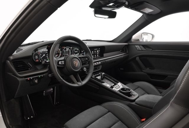Porsche 911 Carrera GTS = Carbon= Гаранция, снимка 11 - Автомобили и джипове - 46007844