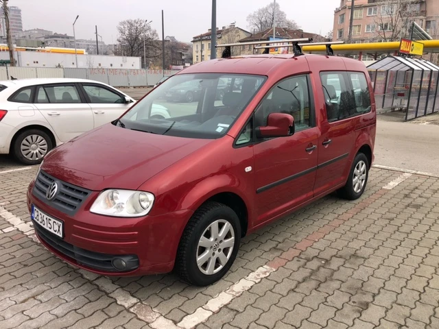 VW Caddy Лайф, снимка 1 - Автомобили и джипове - 48519424