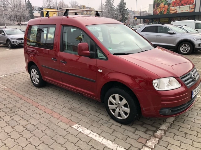 VW Caddy Лайф, снимка 9 - Автомобили и джипове - 48519424