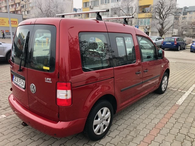 VW Caddy Лайф, снимка 5 - Автомобили и джипове - 48519424